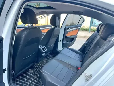 Volkswagen Bora 2023, 88000 км, за 10461.83 USD