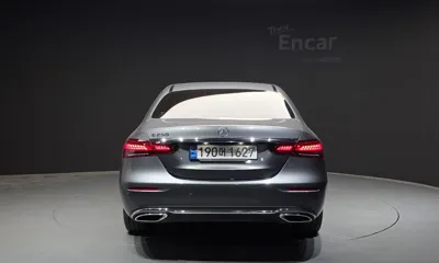 Mercedes-Benz E-Class 2022, 23705 км, за 26374.95 USD