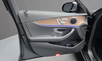 Mercedes-Benz E-Class 2022, 23705 км, за 26191.41 USD - фото 24