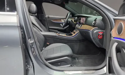 Mercedes-Benz E-Class 2022, 23705 км, за 26191.41 USD - фото 26