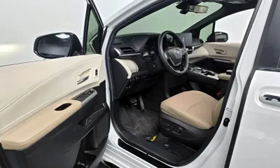 Toyota Sienna 2023, 23745 км, за 29859.51 USD - фото 10