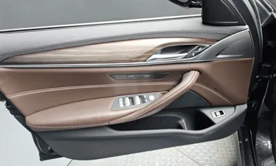 BMW 5-Series 2019, 48430 км, за 20772.28 USD - фото 24