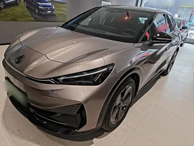 Volkswagen 06 · 2025 год