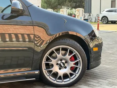 Volkswagen Golf 2008, 254000 км, за 4594.98 USD