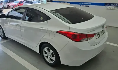 Hyundai Avante 2012, 163023 км, за 2931.6 USD