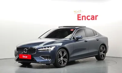 Volvo S60 · 2021 год