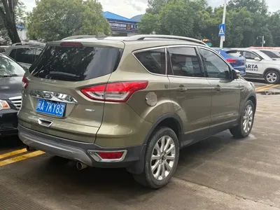 Ford Kuga 2014, 60000 км, за 3266.56 USD