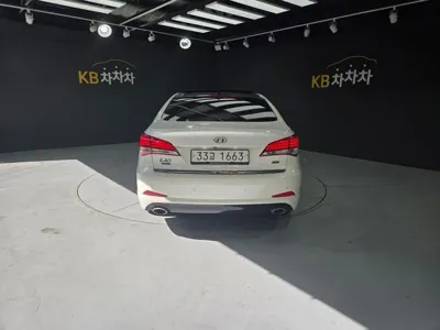 Hyundai i40 2012, 175970 км, за 3708.61 USD