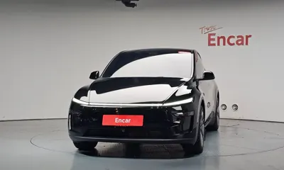 Tesla Model Y 2025, 9971 км, за 42019.57 USD
