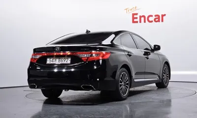 Hyundai Grandeur 2016, 225016 км, за 2166.21 USD