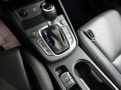 Hyundai Kona 2021, 118081 км, за 9686.01 USD - фото 9
