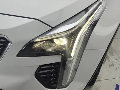 Cadillac XT4 2023, 43500 км, за 15861.96 USD