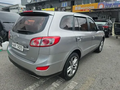 Hyundai Santafe 2011, 205890 км, за 2275.24 USD