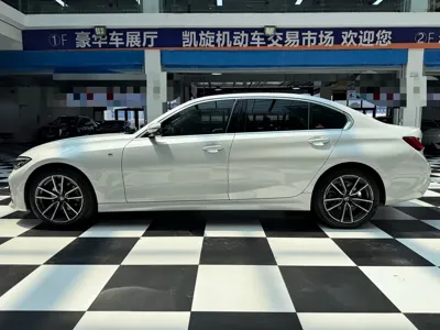 BMW 3 Series 2022, 30000 км, за 27780.51 USD