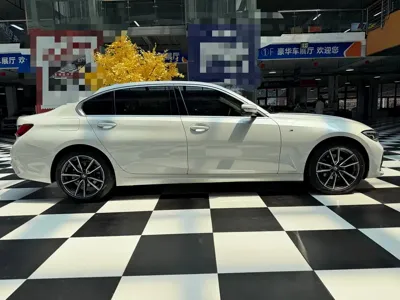 BMW 3 Series 2022, 30000 км, за 27780.51 USD - фото 6
