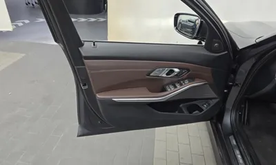 BMW 3-Series 2021, 94052 км, за 16148.09 USD - фото 24