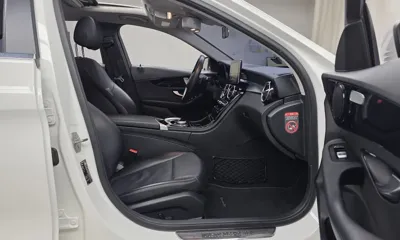 Mercedes-Benz C-Class 2016, 83992 км, за 9712.59 USD - фото 11