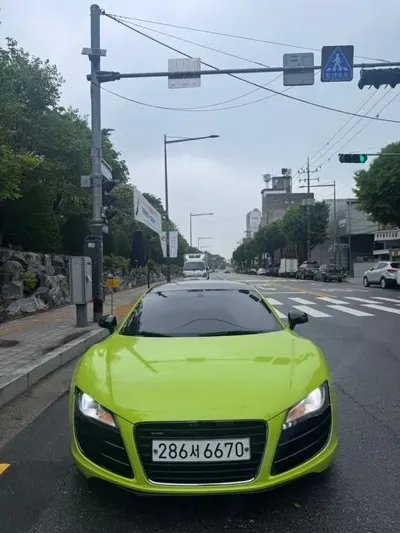 Audi R8 · 2010 год