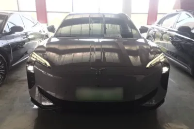 Hongqi EH7 2024, 23500 км, за 21437 USD