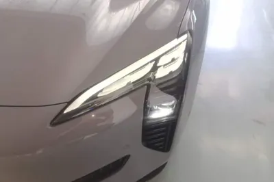 Hongqi EH7 2024, 23500 км, за 21437 USD - фото 8