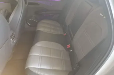 Hongqi EH7 2024, 23500 км, за 21437 USD - фото 25