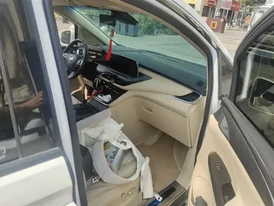 Buick GL8 2024, 21300 км, за 33254.21 USD - фото 8