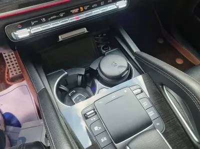 Mercedes-Benz GLE-Class 2020, 52000 км, за 36104.64 USD