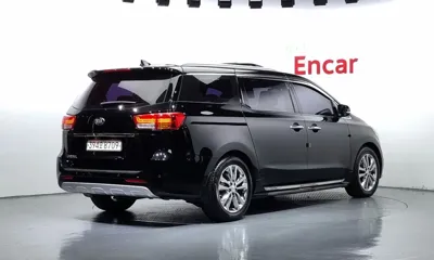 Kia Canival 2017, 133794 км, за 6051.04 USD