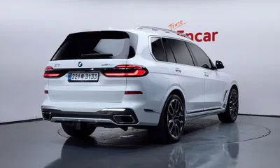 BMW X7 2025, 9856 км, за 92359.2 USD