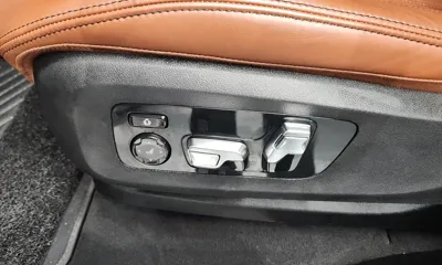 BMW X7 2025, 9856 км, за 92359.2 USD - фото 31