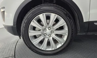 Land Rover Range Rover Evoque 2017, 57607 км, за 10437.18 USD