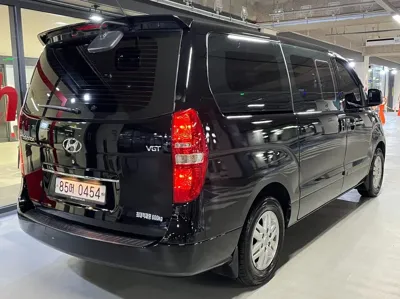 Hyundai Starex 2021, 182033 км, за 8905.93 USD