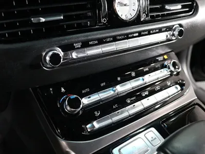 Genesis EQ900