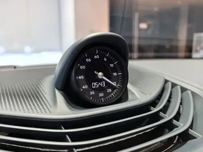 Porsche Taycan 2023, 44000 км, за 80567.29 USD
