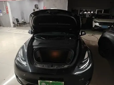 Tesla Model Y 2024, 53000 км, за 26176.84 USD - фото 20