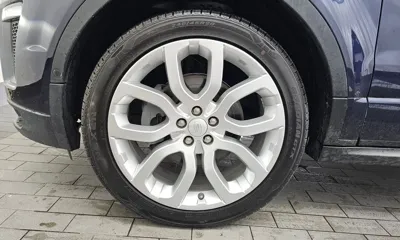 Land Rover Range Rover Evoque 2017, 90580 км, за 10437.18 USD