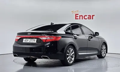 Hyundai Grandeur 2016, 120871 км, за 5848.3 USD