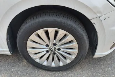 Volkswagen Lavida 2019, 68800 км, за 10353 USD