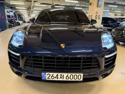 Porsche Macan 2018, 97000 км, за 21483.36 USD