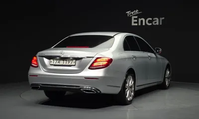 Mercedes-Benz E-Class 2017, 140236 км, за 11232.24 USD
