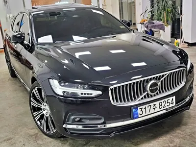 Volvo S90 2023, 43000 км, за 27504.27 USD
