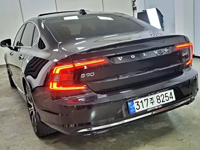 Volvo S90 2023, 43000 км, за 27504.27 USD