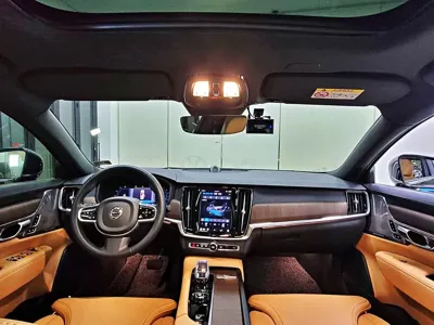 Volvo S90 2023, 43000 км, за 27283.96 USD - фото 8