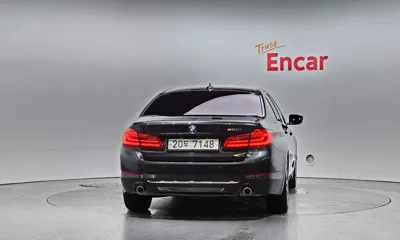 BMW 5-Series 2018, 71729 км, за 15302.46 USD