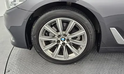 BMW 5-Series 2018, 71729 км, за 15302.46 USD