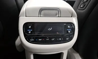 Hyundai Ioniq9 2025, 16037 км, за 39636.6 USD - фото 18