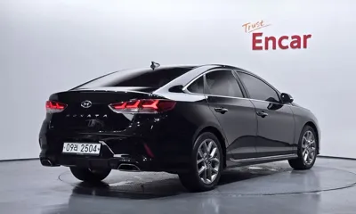 Hyundai Sonata 2018, 82585 км, за 8789.55 USD