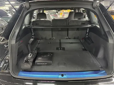 Audi Q7 2026, 12 км, за 72863.33 USD - фото 12