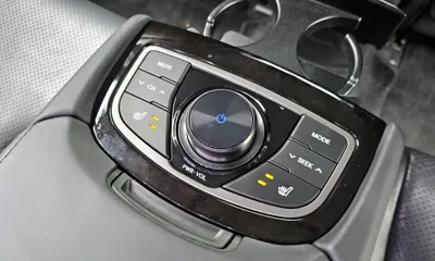 Hyundai Grandeur 2011, 79406 км, за 3216.49 USD - фото 16