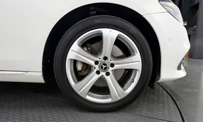 Mercedes-Benz E-Class 2018, 122032 км, за 13809.05 USD